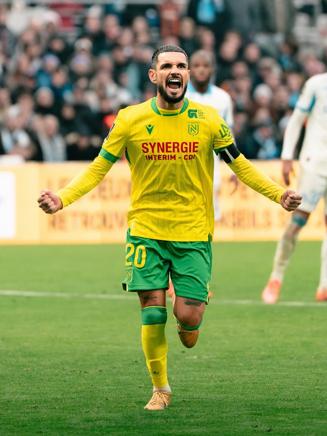 Rémy Cabella célèbre un but avec le FC Nantes